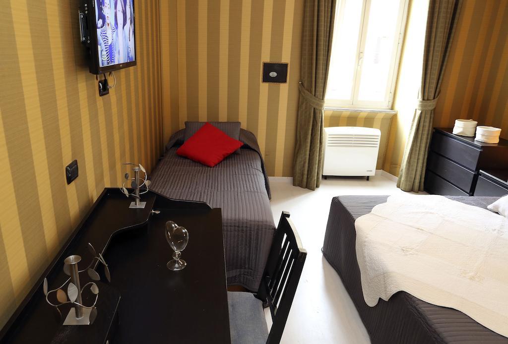 Caracciolo Guest Houseローマ 部屋 写真