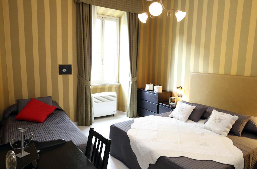 Caracciolo Guest Houseローマ 部屋 写真