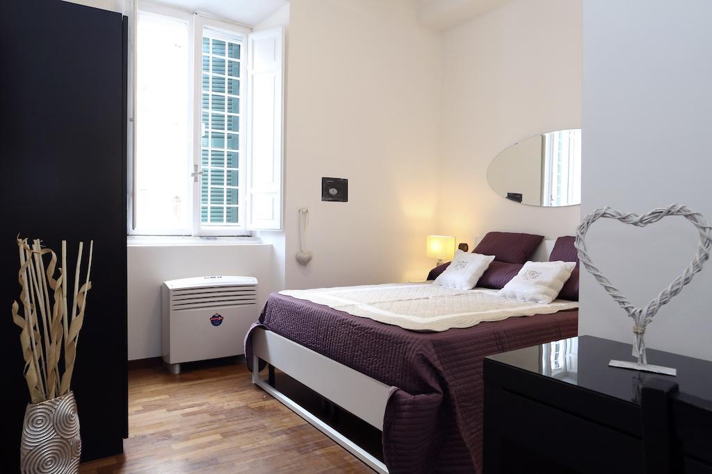 Caracciolo Guest Houseローマ 部屋 写真