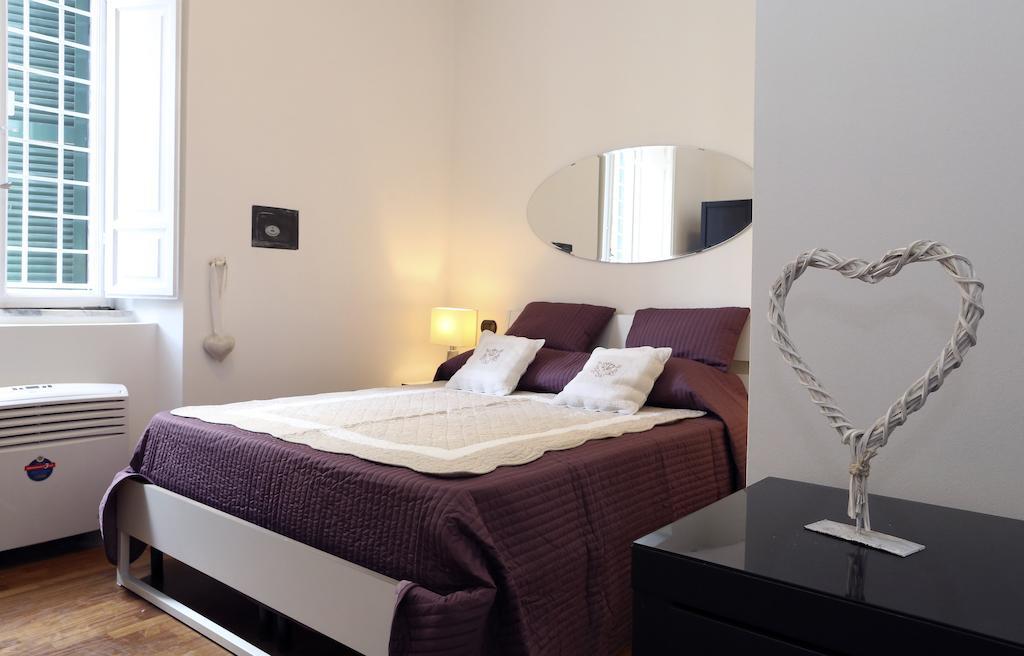 Caracciolo Guest Houseローマ 部屋 写真